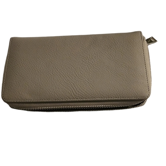 NWOT Benoss Milan Zip-around Gray Vegan Wallet - Picture 2 of 9